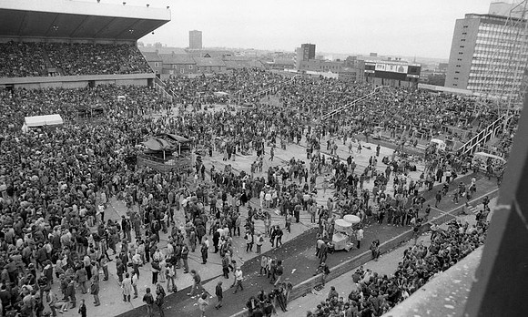 crowd012