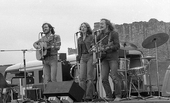 Folk band Prelude
