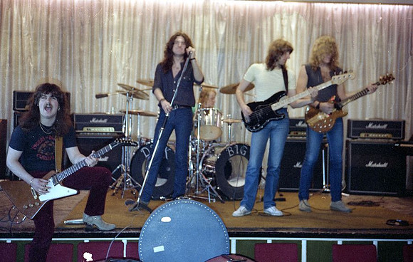 tyge on stage 010