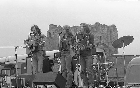Folk band Prelude