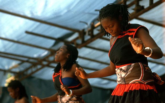 Amayenge