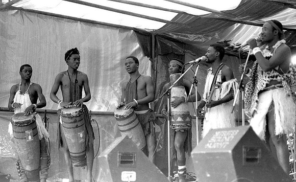 Amayenge